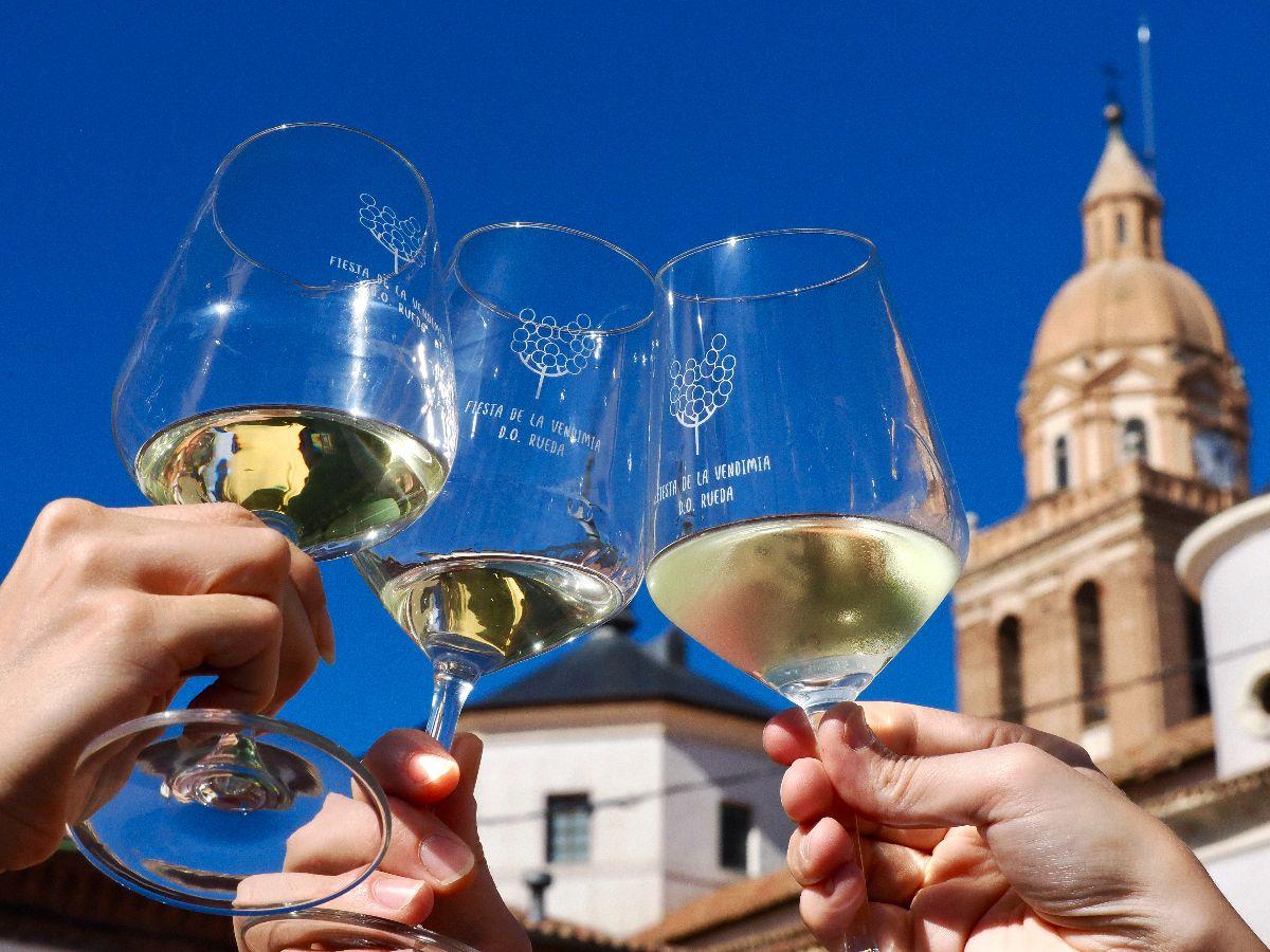 Fiesta de la Vendimia Rueda de vino y tradición